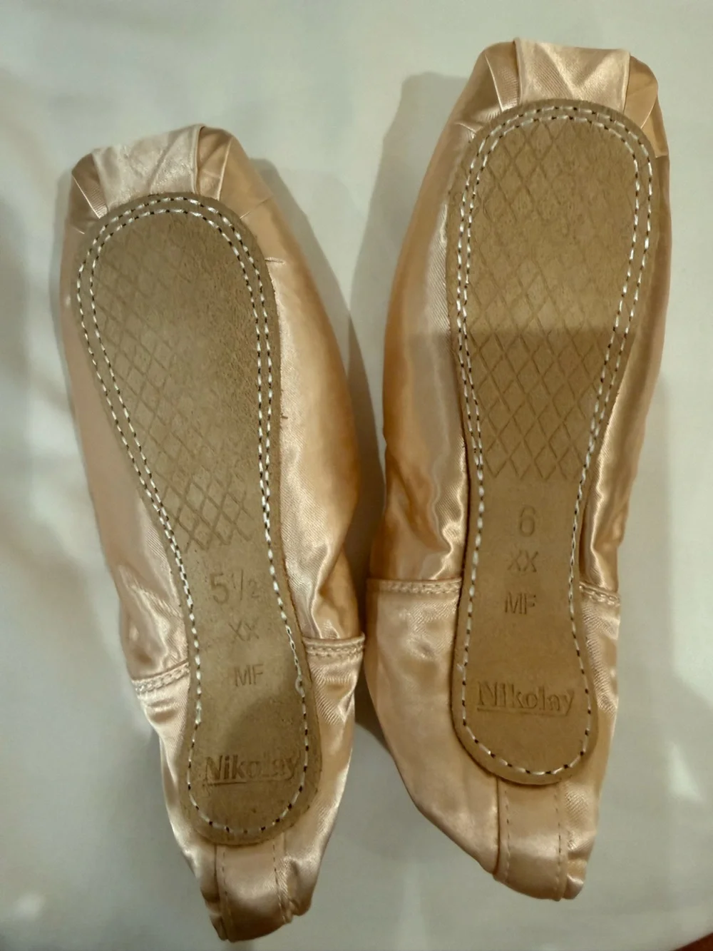 Nikolai Satin Ballet Dream Pointe pointe shoes, size 5 1/2 XX MF, new